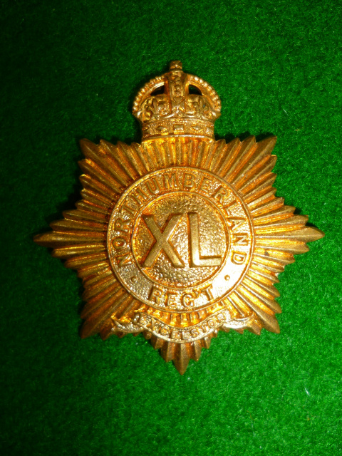 M136a - 40th Northumberland Regiment Cap / Collar Badge